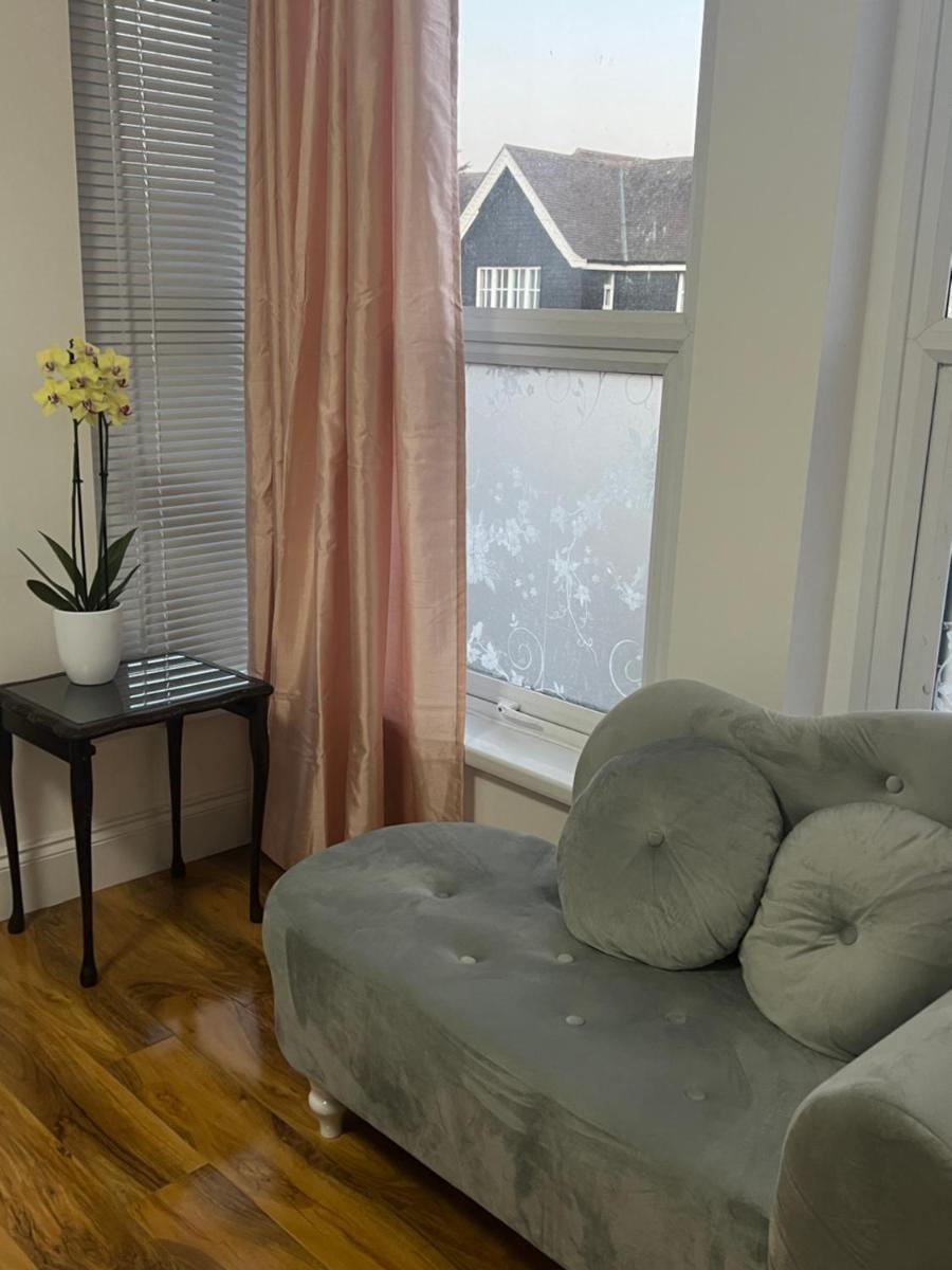 Cromer House - Housity