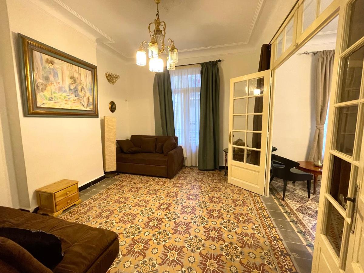 Appartement Dans Immeuble Haussmanien - Housity