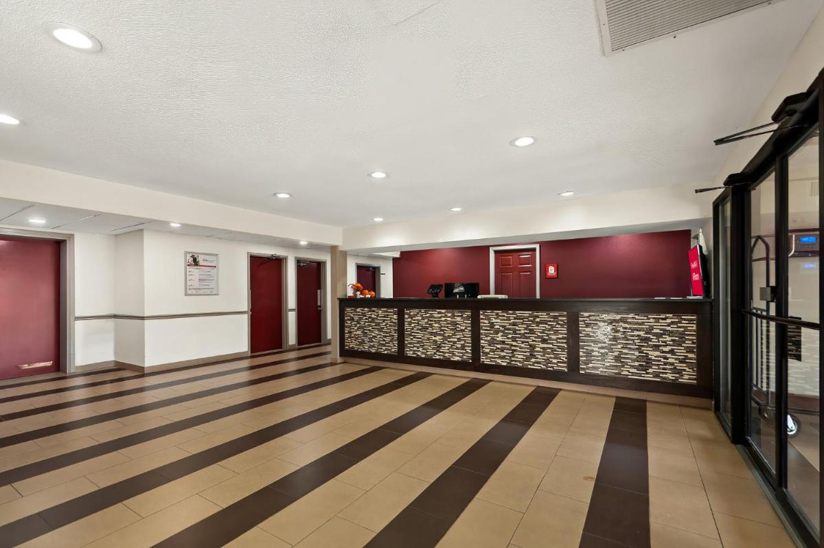 Red Roof Inn Martinsburg - Housity