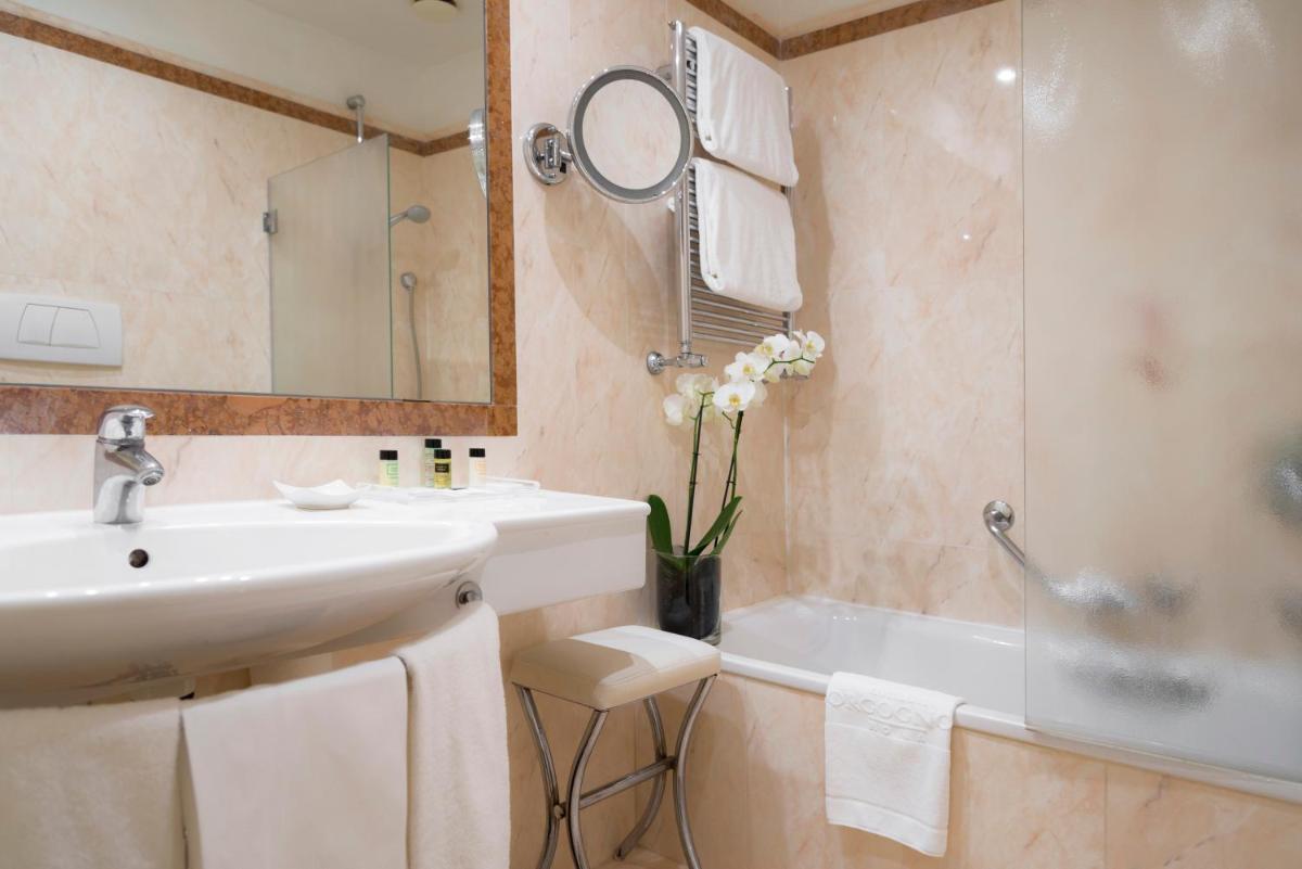 Hotel dei Borgognoni - Housity