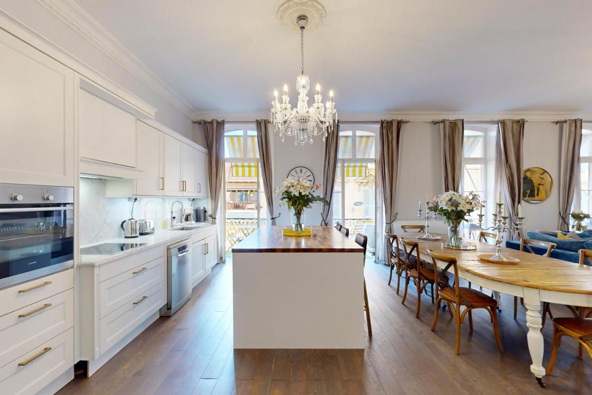 Silver Suite Five Stars Holiday House - Housity