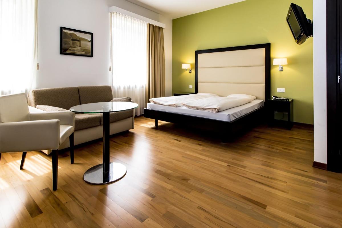 Enjoy 1313AG Hotel Touring - Housity