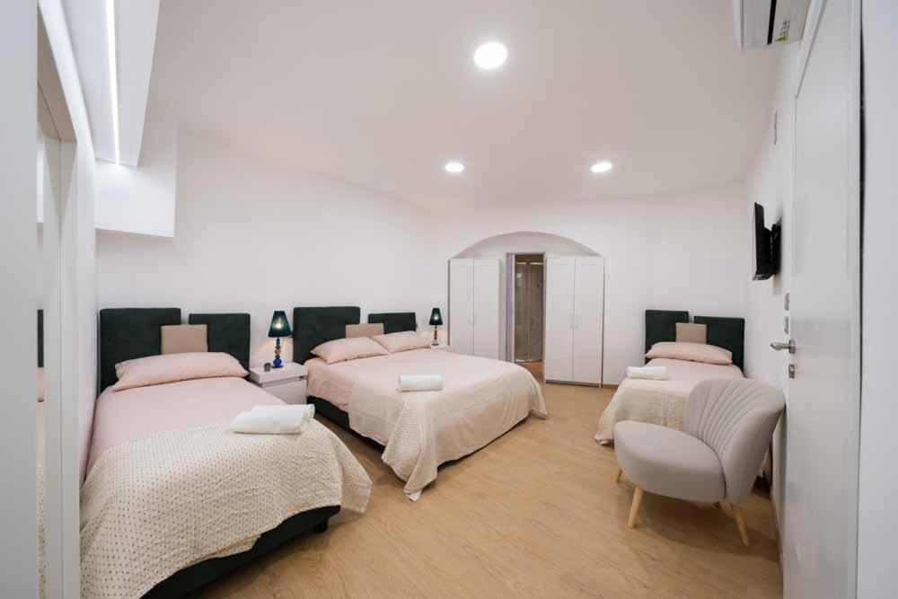 Roomssixty-five - Housity