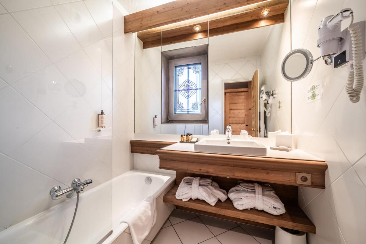 Salle de bains dans l'établissement Hotel Le Samoyede