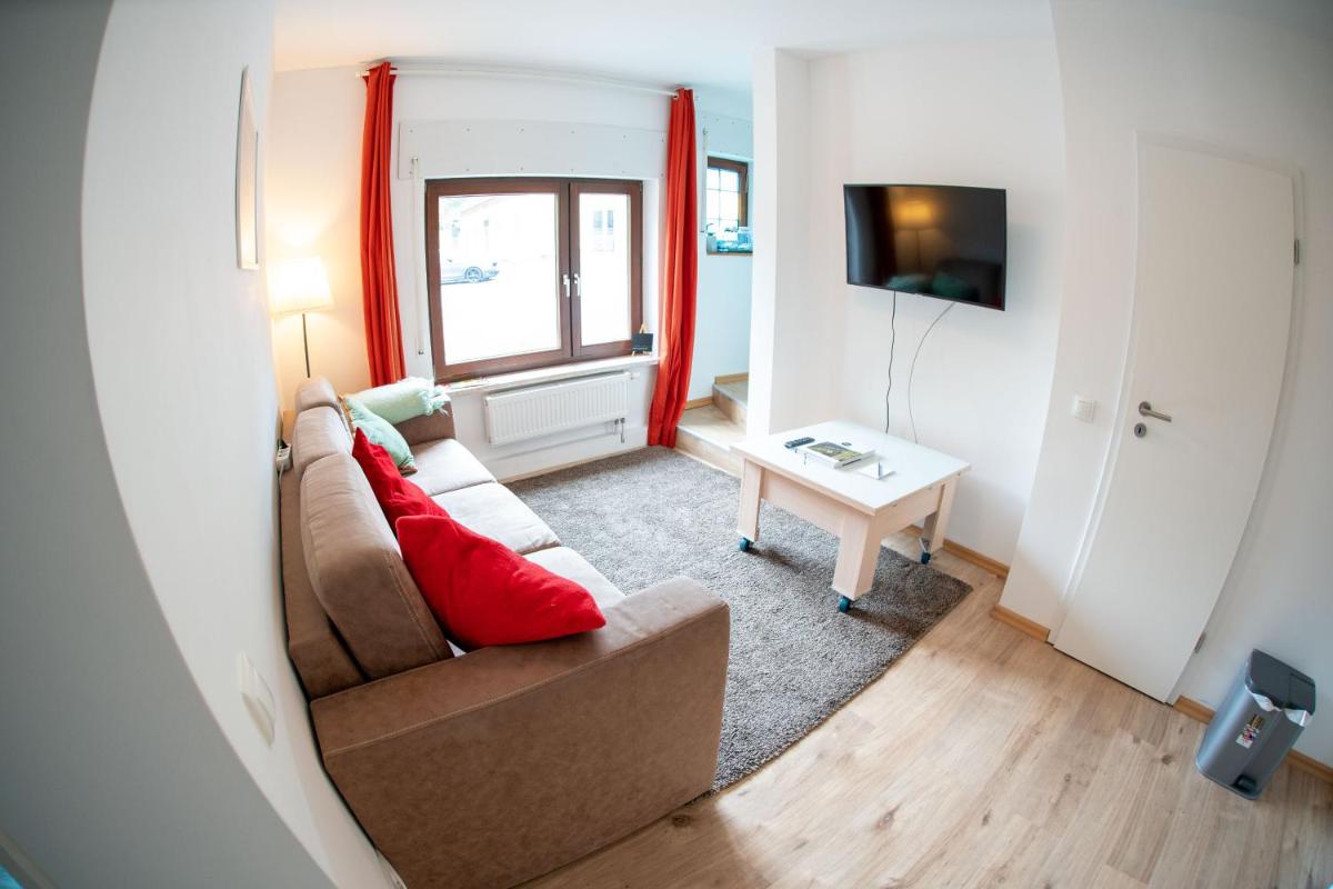 The Ring Inn - Housity