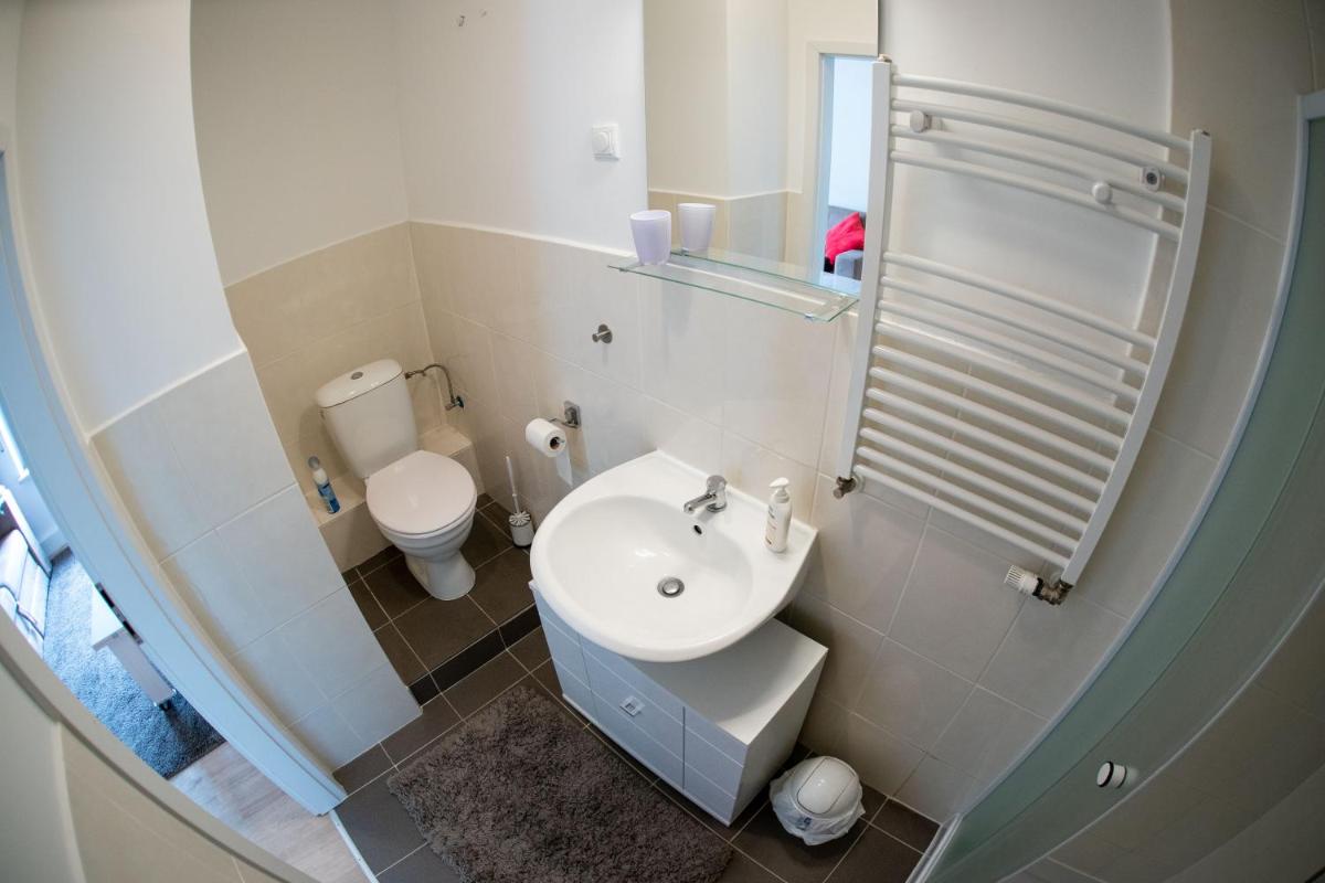 The Ring Inn - Housity