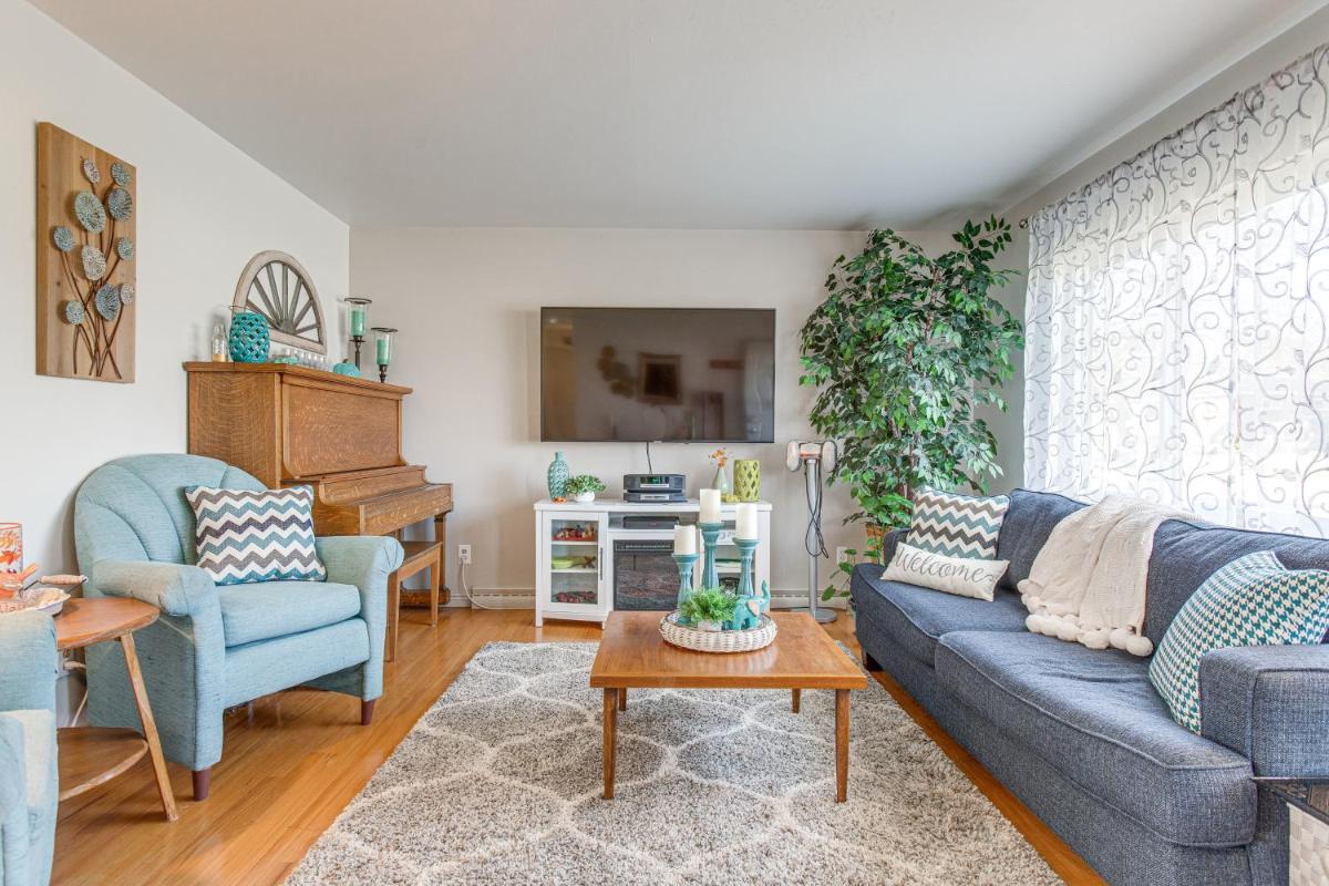 10 Mi to Dtwn Denver Lakewood Home with Patio - Housity