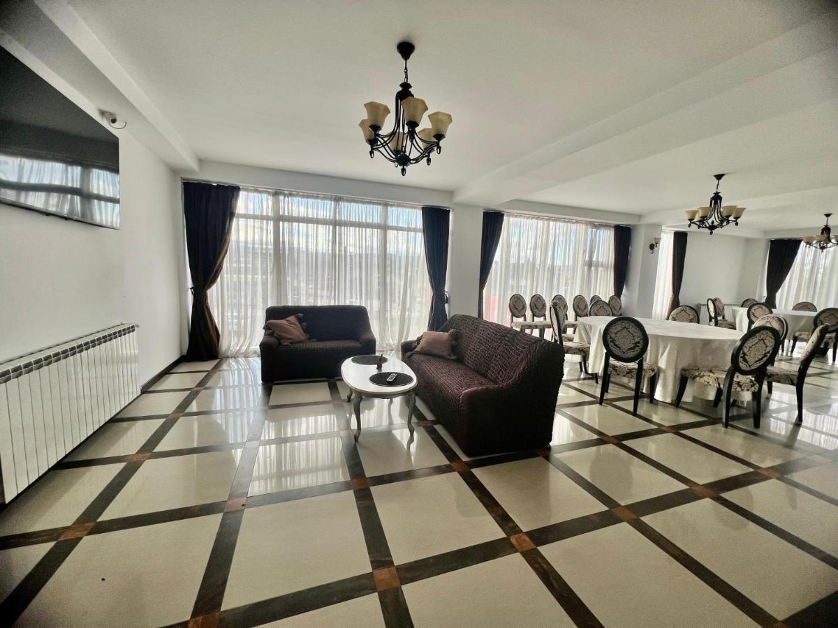 4 Room Rental Unit - Housity