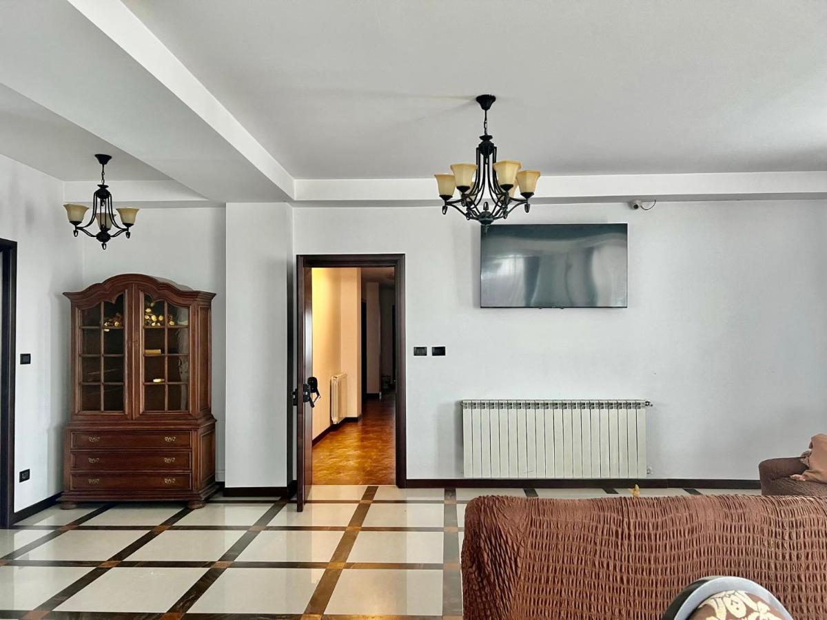 4 Room Rental Unit - Housity