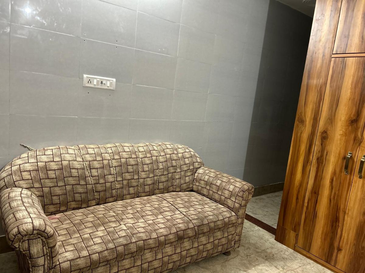 Vrinda Guest House - Housity