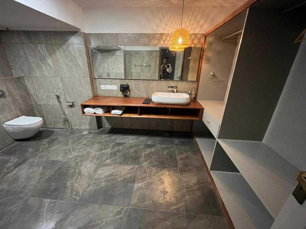 OYO NKAaSA Hotel & Personal Suites - Housity