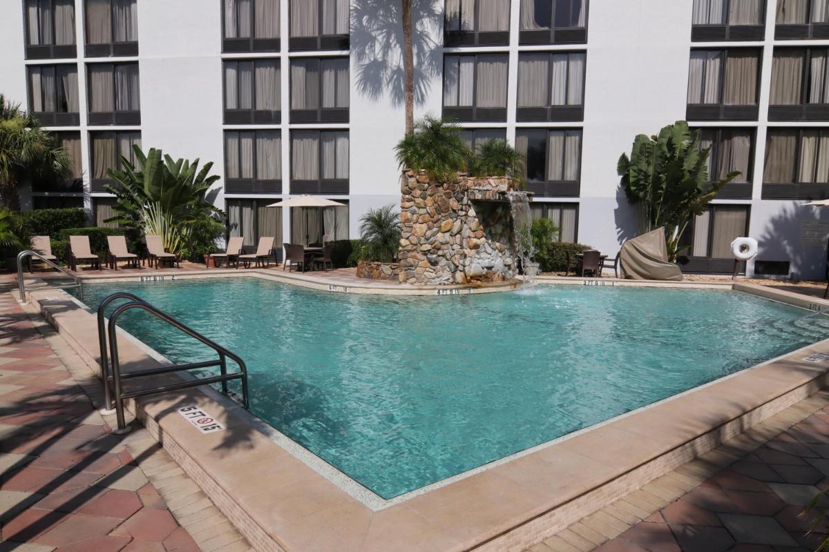 Doubletree Hotel at Bell Tower Shops - Housity