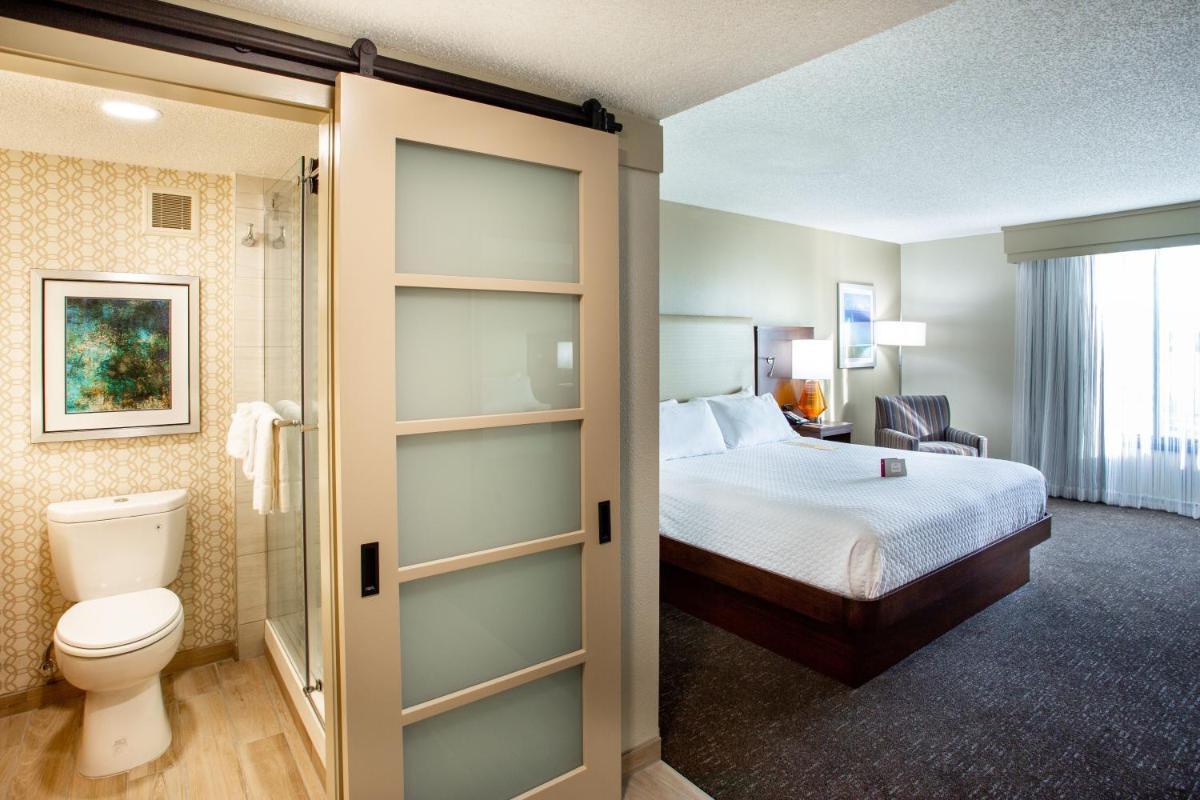 Doubletree Hotel at Bell Tower Shops - Housity