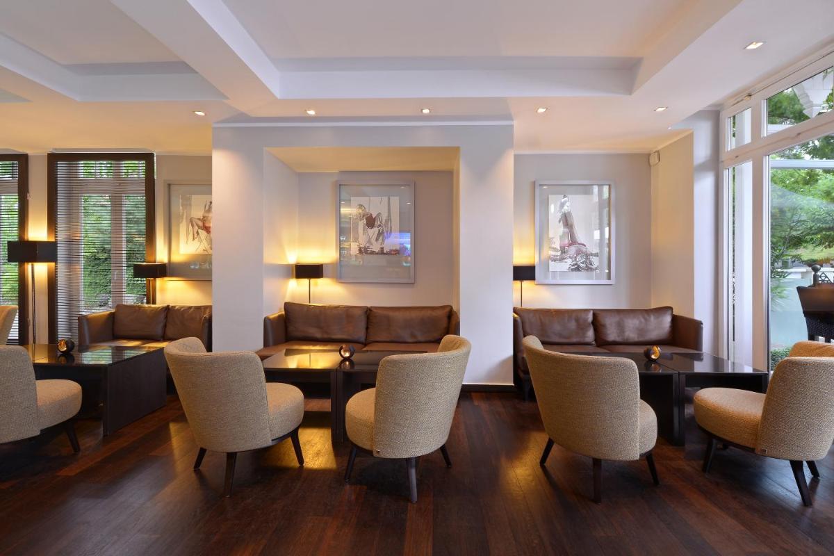 Ein Sitzbereich in der Unterkunft ROEWERS Privathotel & Spa