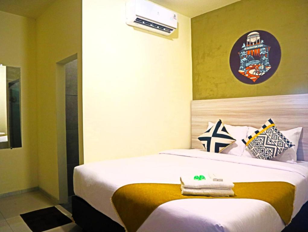 Zester Hotel Sidoarjo - Housity