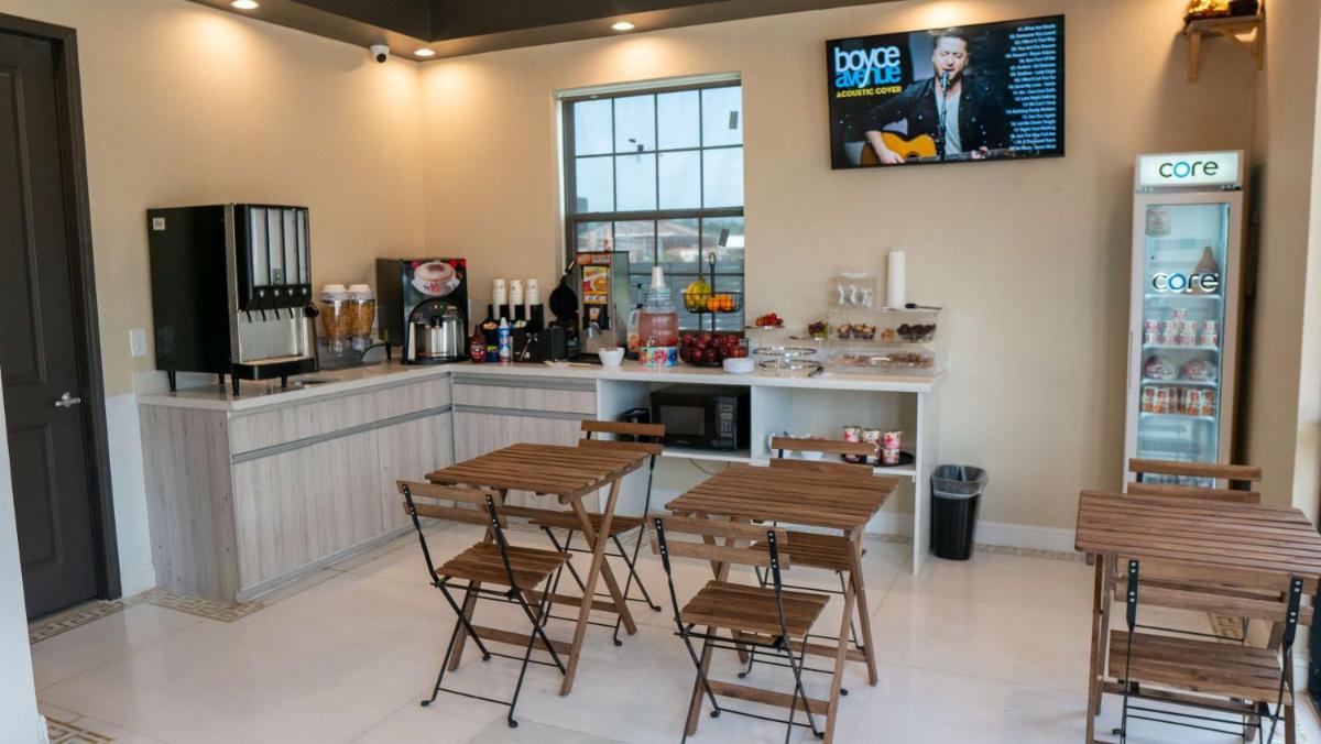 SureStay Hotel by Best Western Houston Southeast - Housity