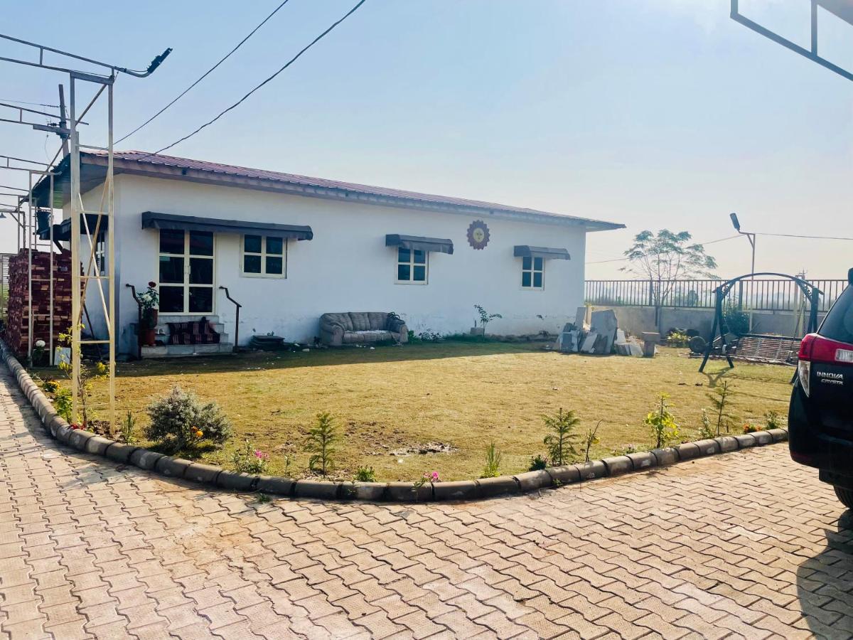 Thakral Farmhouse - Housity