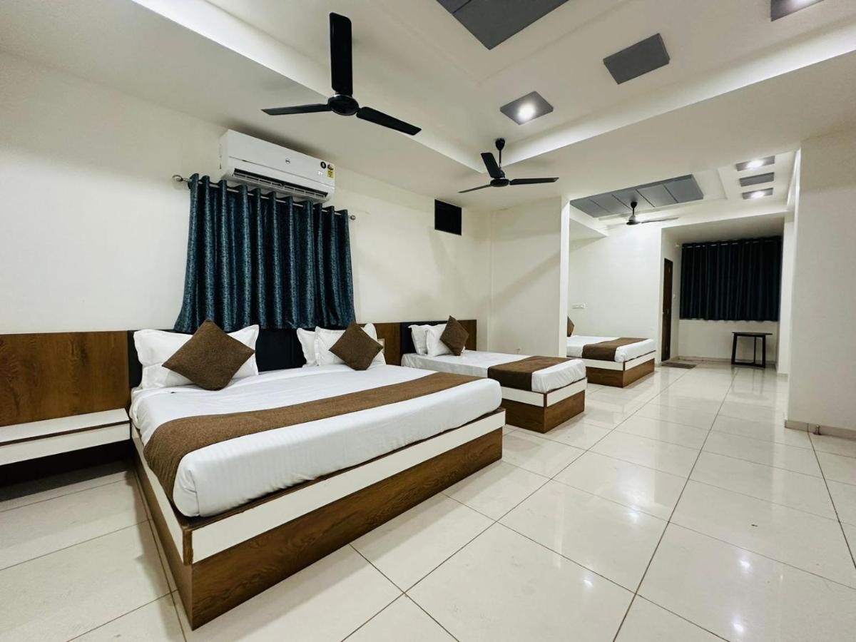 Hotel Dwarika Inn By Mantram Hospitality - Housity