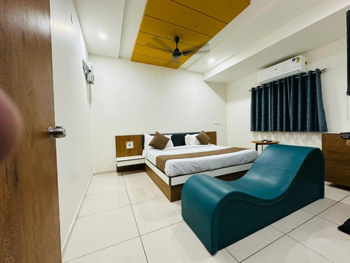 Hotel Dwarika Inn By Mantram Hospitality - Housity