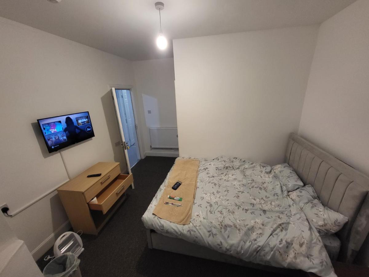 Hutton Lodge - Housity