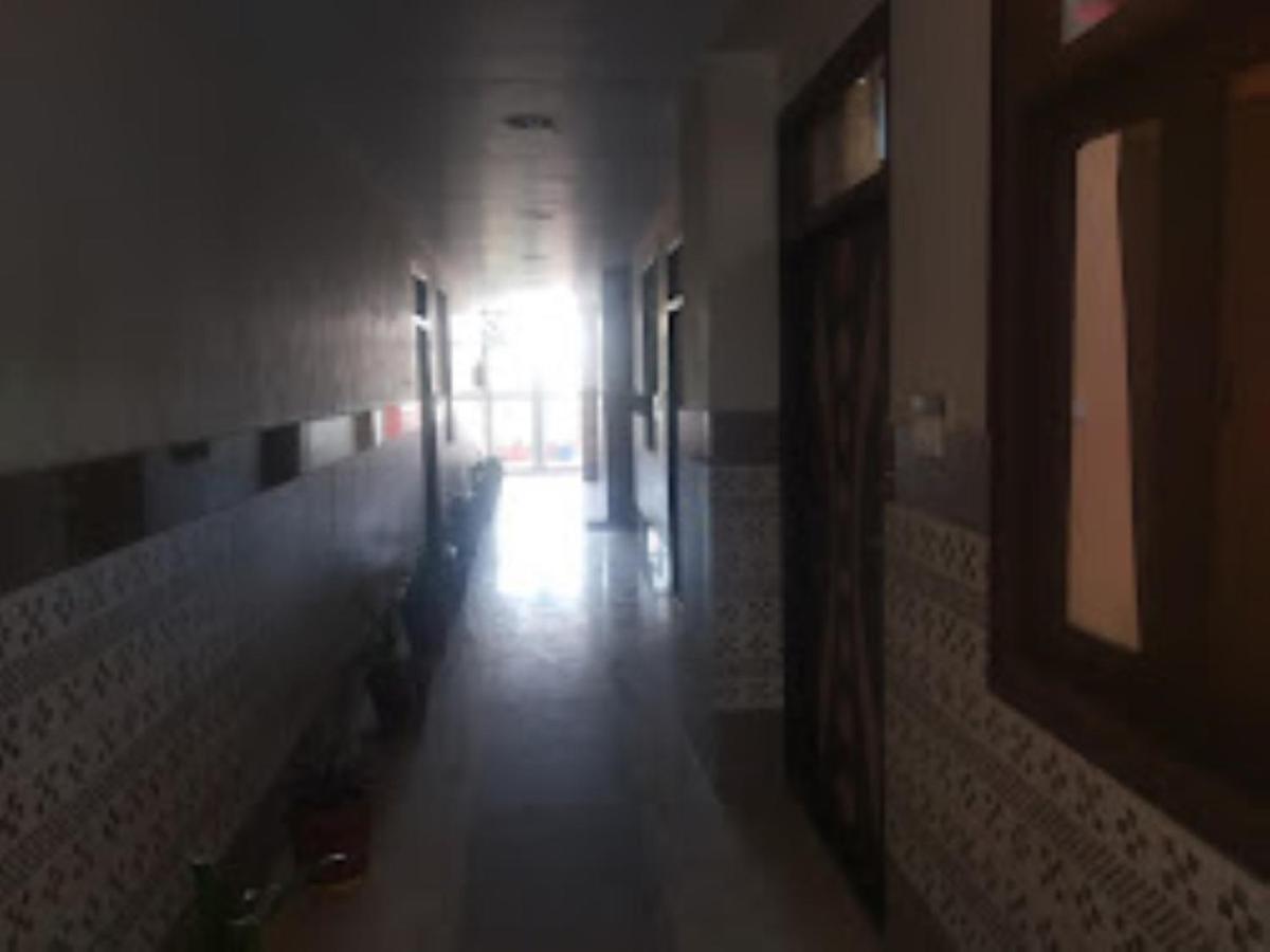 The Mansarovar Palace , Ayodhya - Housity