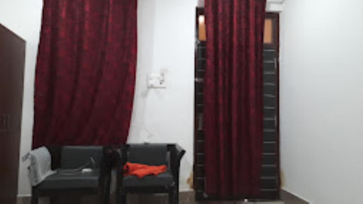 The Mansarovar Palace , Ayodhya - Housity