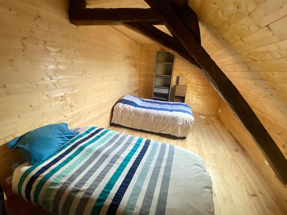 J4 Parking, Grand 2 Chambres 3 lits 2 à 4 pers, lit parapluie Wifi JACQUELINE - Housity