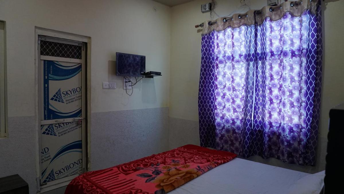 HOTEL KANTI PALACE - Housity