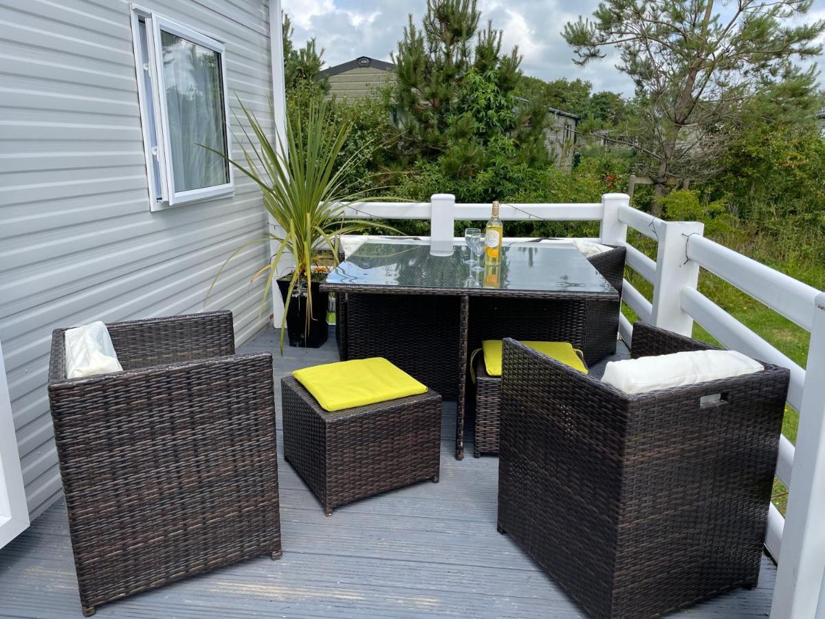 Dianes Private Hire, Hafan Y Mor - Housity