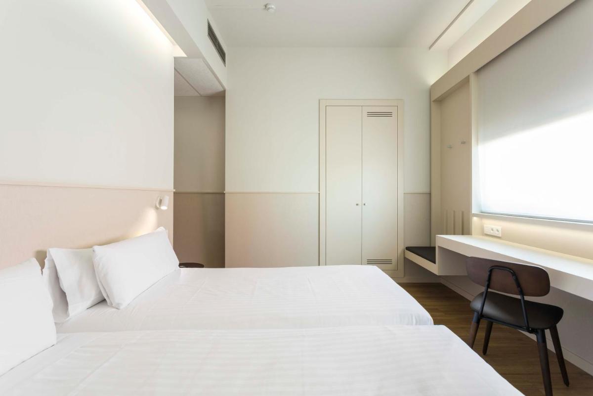 Hotel Terrassa Confort - Housity