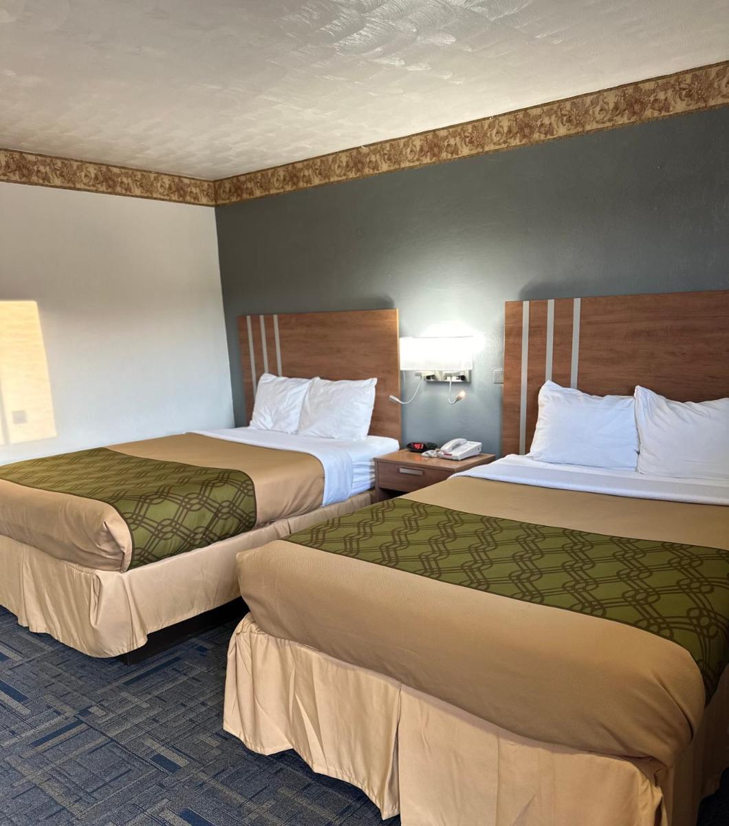 Budget Host Inn Charleston - Housity
