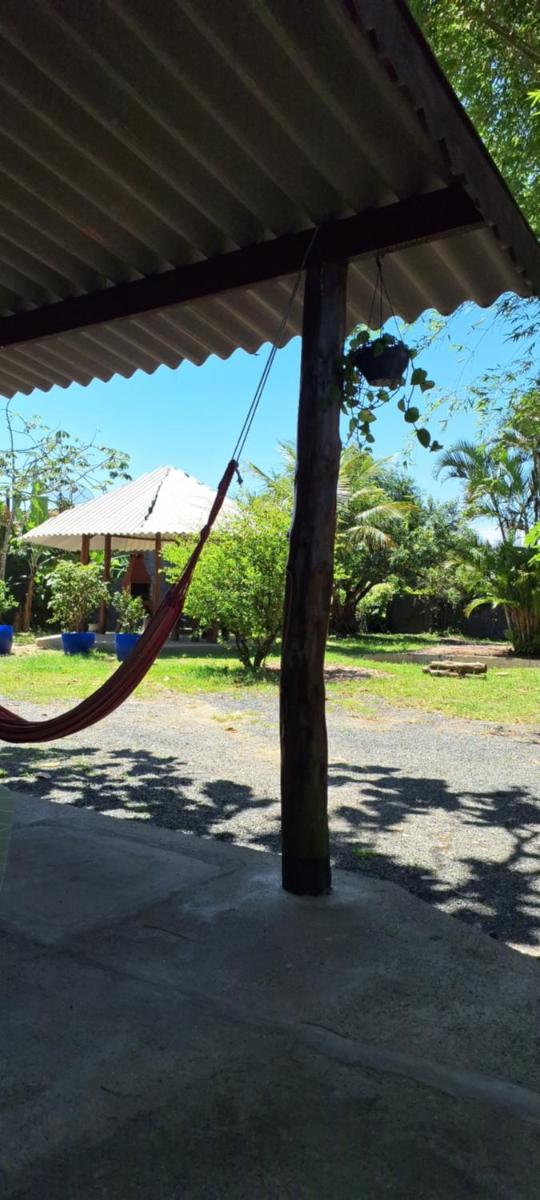 Chapéu de Sol - Área Gourmet, TV, Internet, Roupas de Cama e Banho, Jardim, Horta e Pomar - Housity