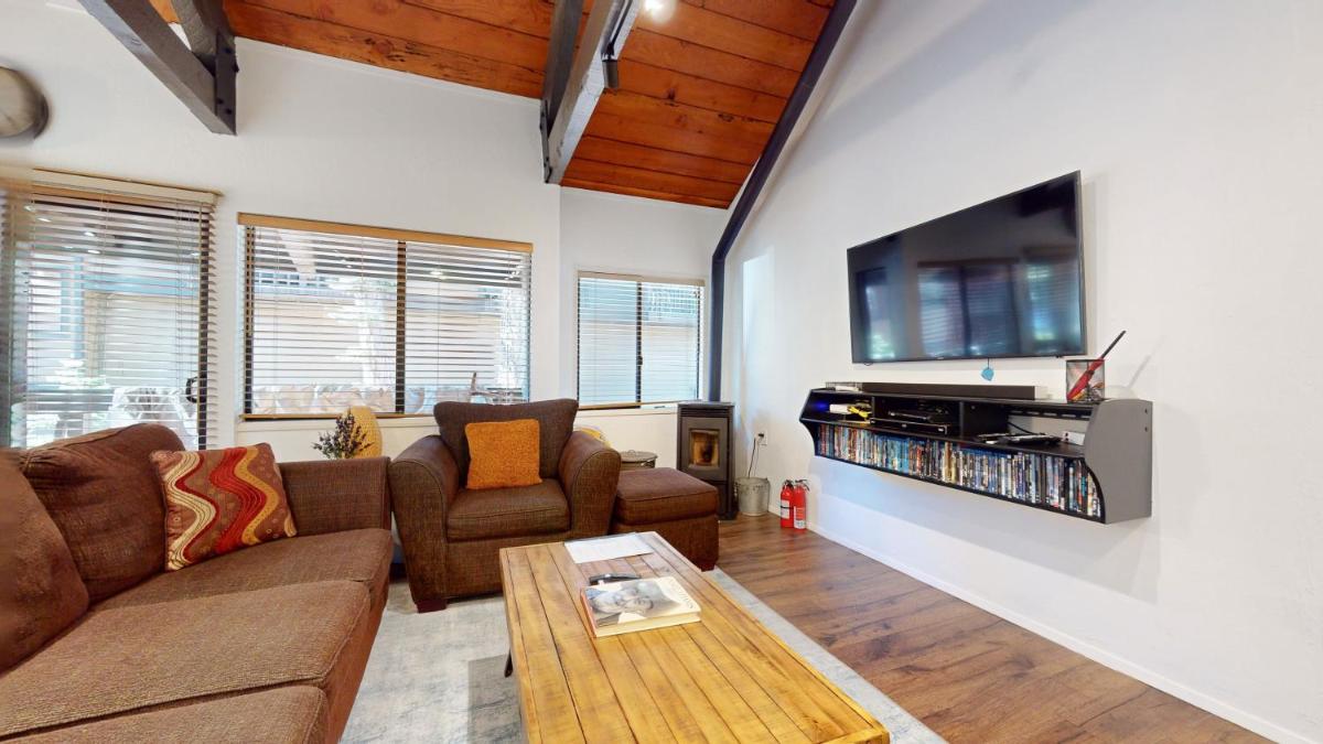Bigwood #63 condo - Housity