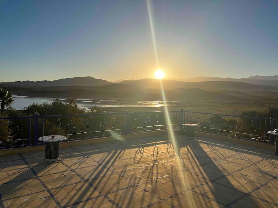 Villa pied lac, jet ski, quad, piscine, internet - Housity