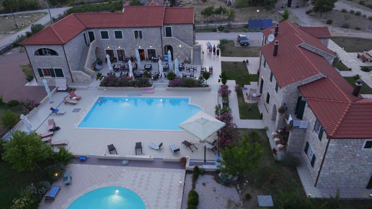 Pansion Skelin - Housity