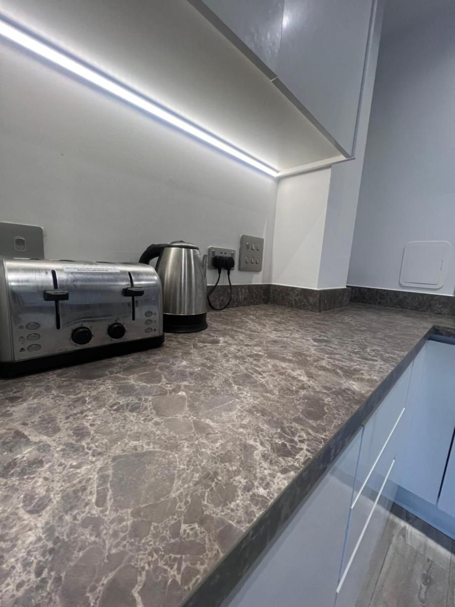 Lovely 1 Bed Apt MCR/SALFORD - Housity