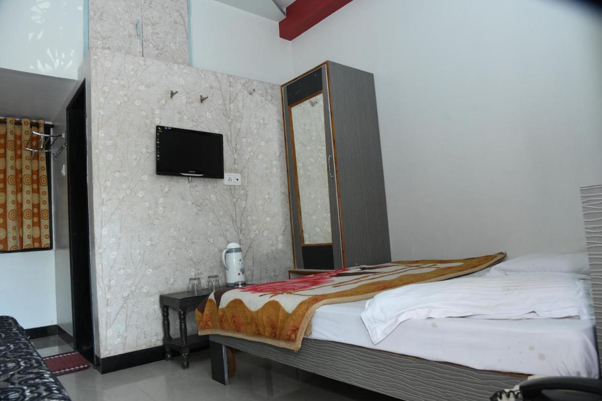 Hotel Durga - Housity