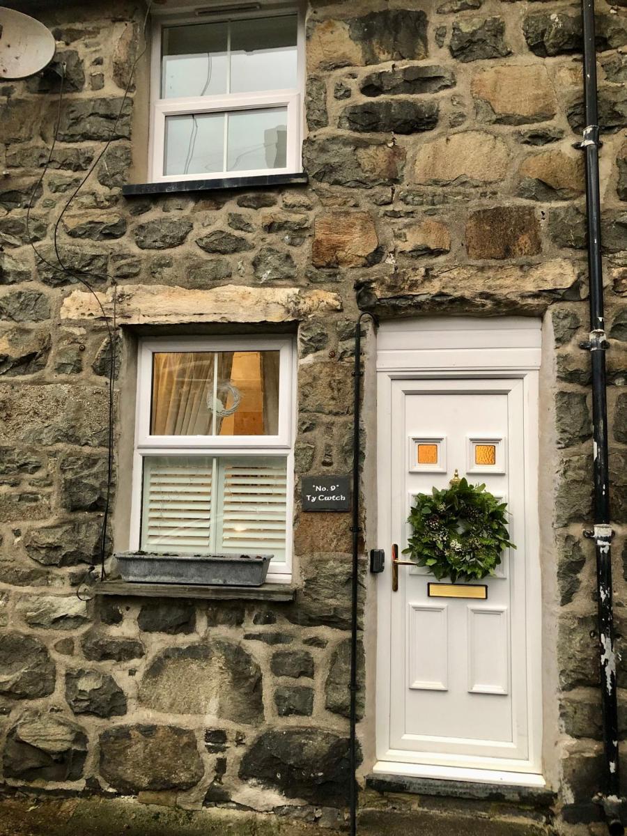Ty Cwtch - Housity