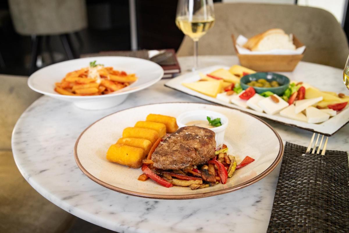 Hotel Balkan Centar - Housity