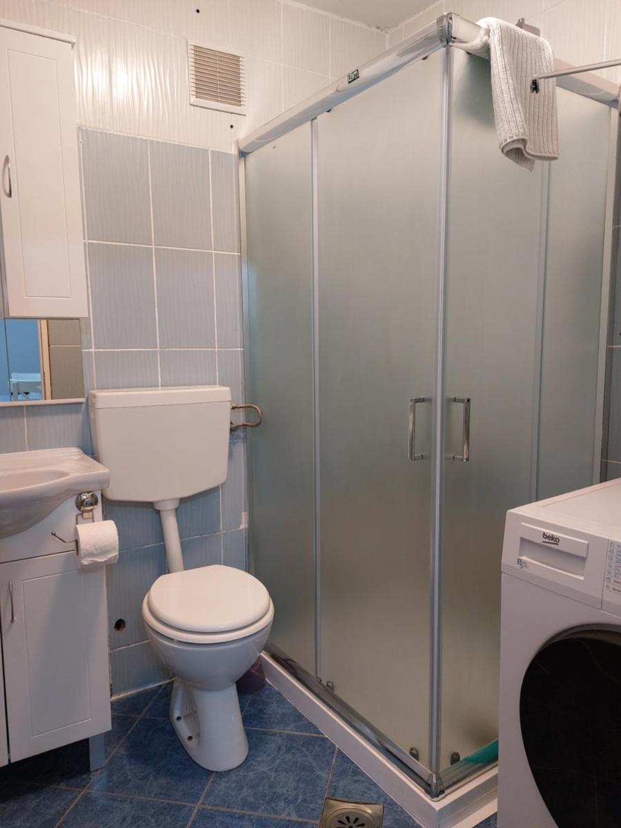 Sha La La - Charming, unique studio in a historic building next to a castle, WIFI, smart TV, washer-dryer - Housity