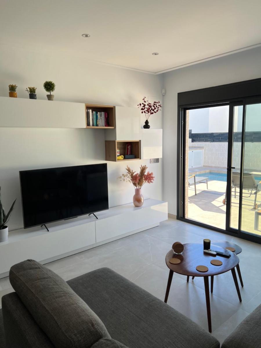 Beautiful villa in Benijofar with private pool and pet friendly - Housity