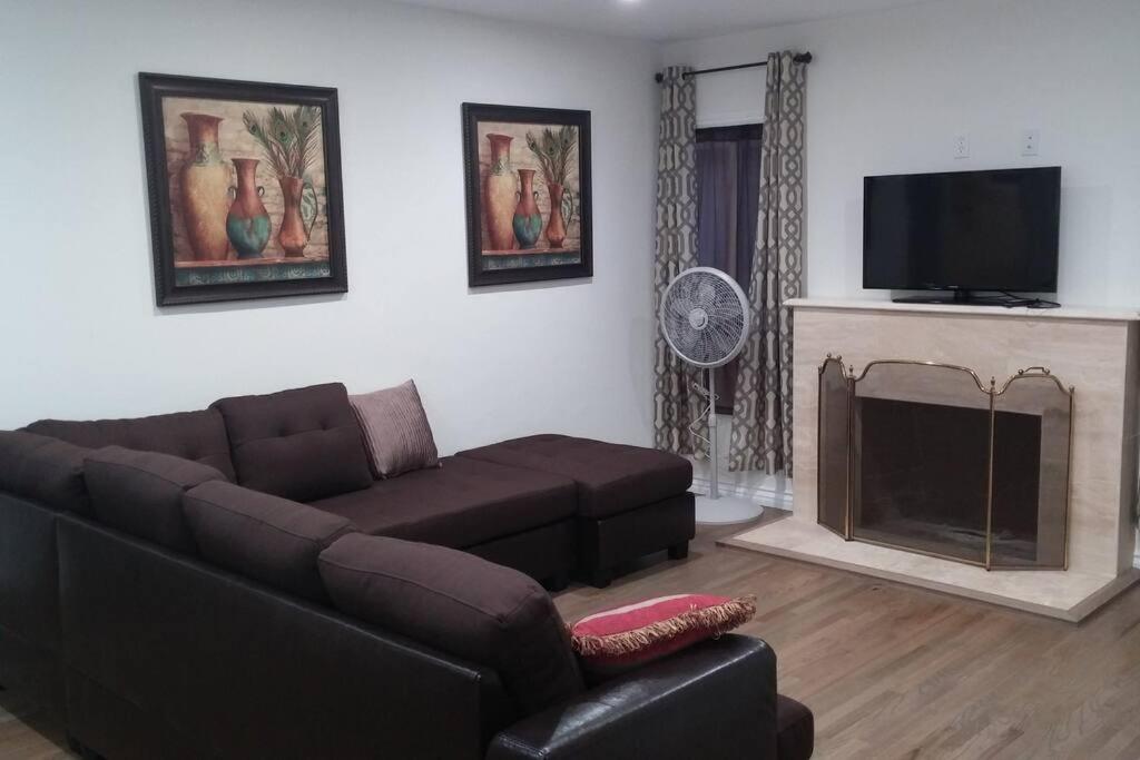 Family getaway 3 BR 2 Bath home in Lomita, CA. - Housity