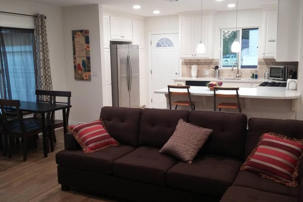 Family getaway 3 BR 2 Bath home in Lomita, CA. - Housity