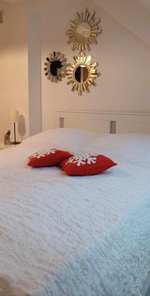 Apartament Beztroski - Housity