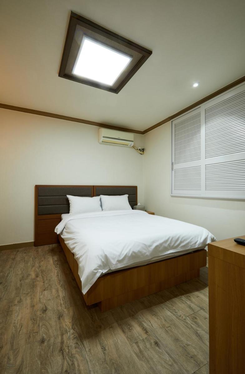 Buan Tree California Hotel - Housity
