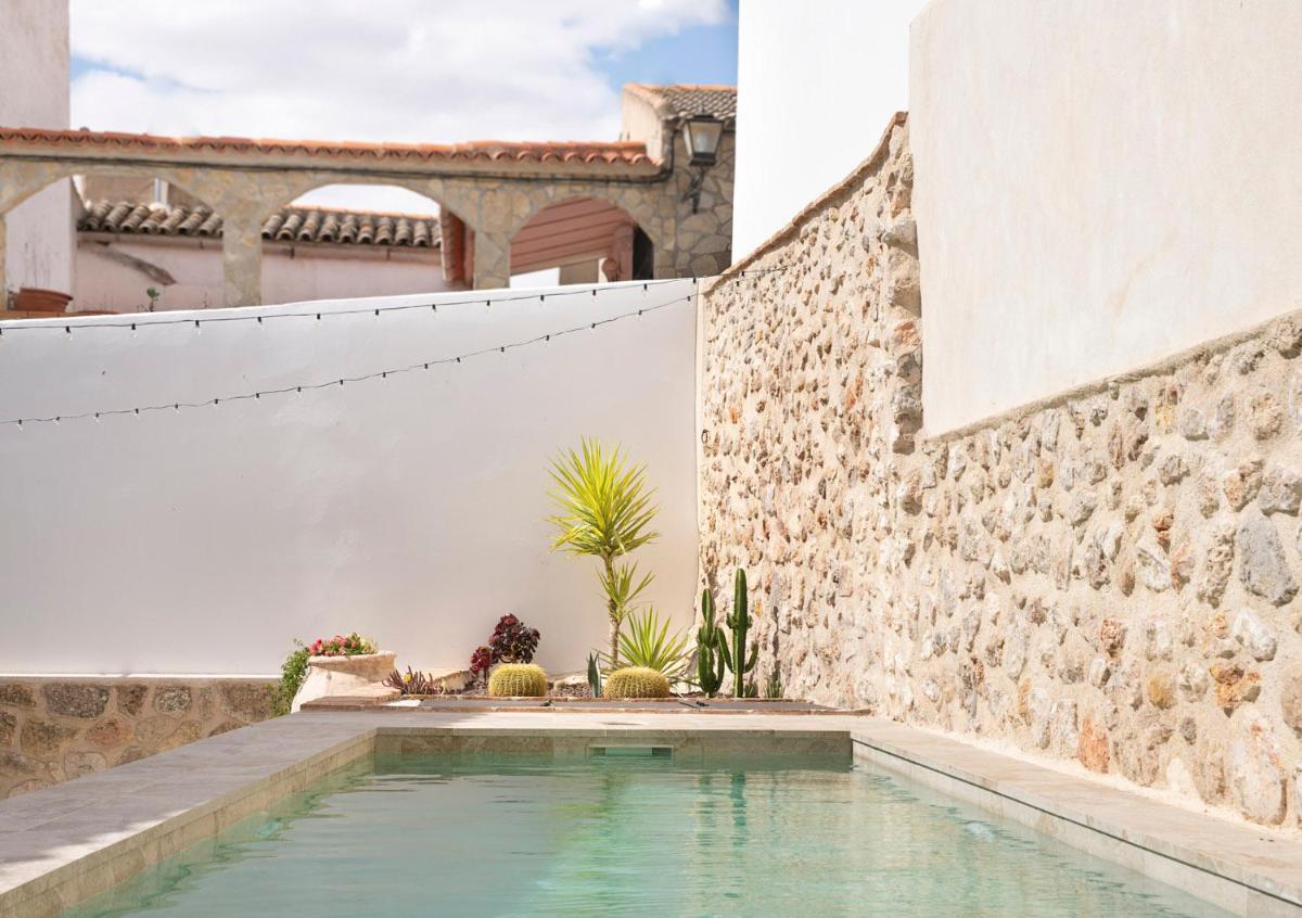 Piscina en o cerca de El Bálsamo - Hotel Rural 5 Estrellas