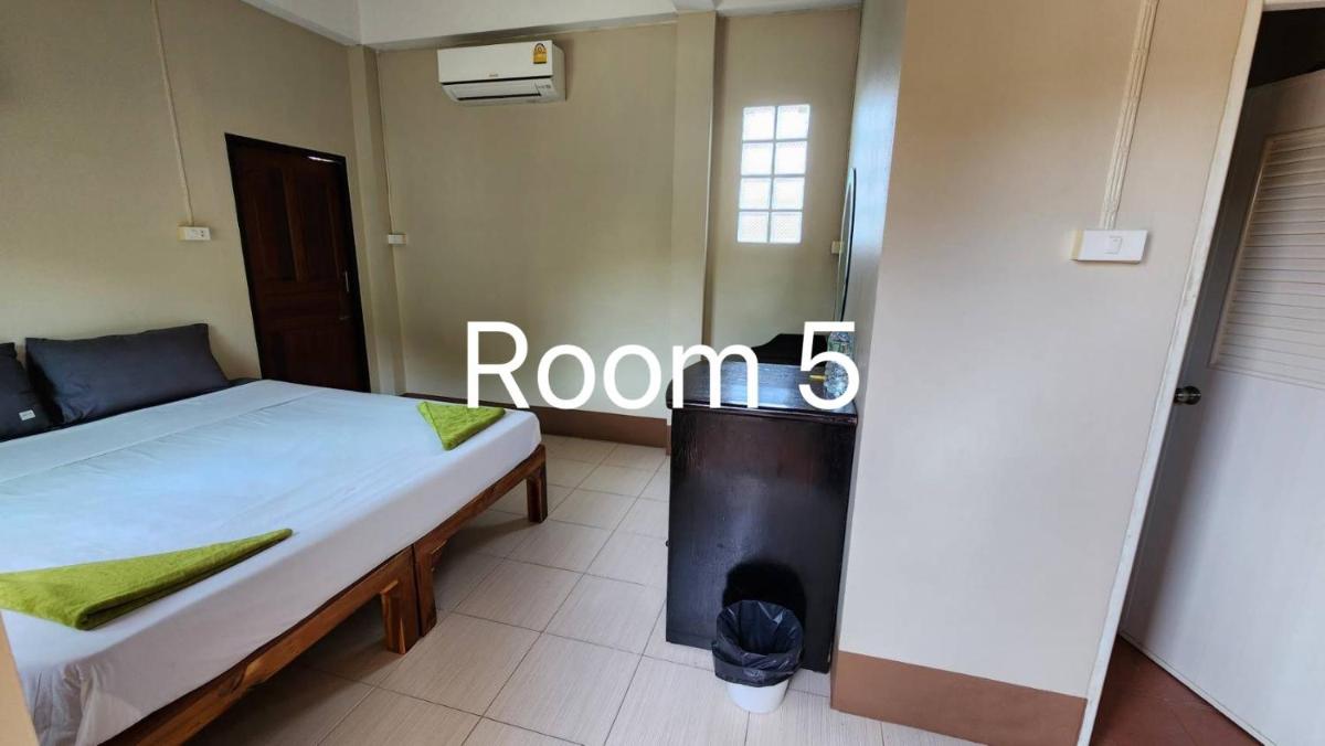 Sarin Guesthouse สาริน - Housity