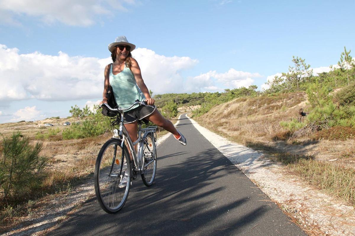 Vélo sur le terrain de l'établissement Résidence Goélia Le Cordouan ou dans les environs