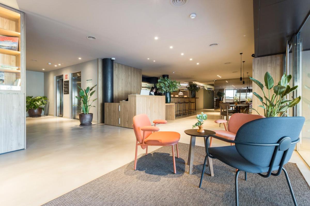 Hotel Terrassa Confort - Housity