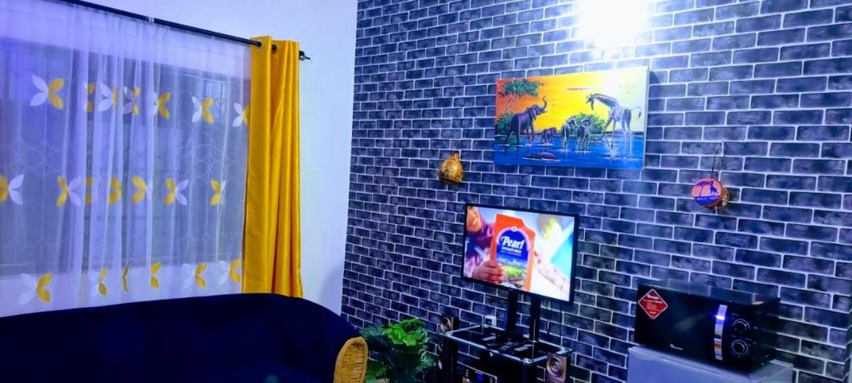 Zuri Airbnb - Housity